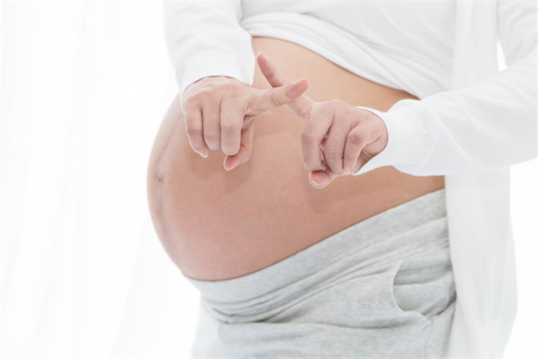 高龄女性试管婴儿之路：宁波一医院与妇孩子童医院的抉择与探索